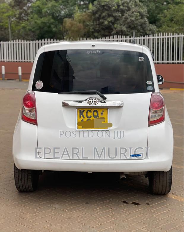 Toyota Ractis 1.3 FWD 2010 White