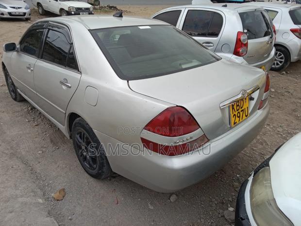 Toyota Mark II 2004 Silver