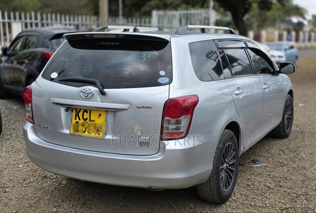 Toyota Corolla Fielder 2011