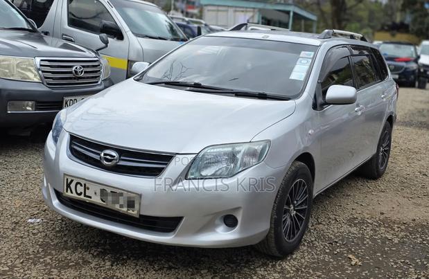 Toyota Corolla Fielder 2011
