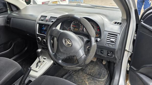 Toyota Corolla Fielder 2011