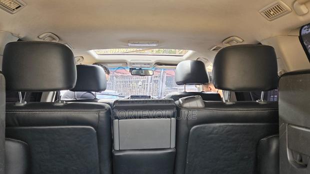Toyota Land Cruiser 2010 Black