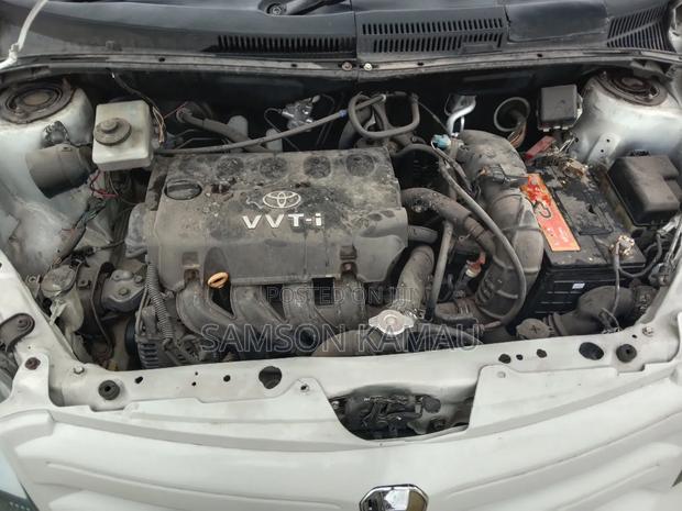 Toyota IST 2004 White