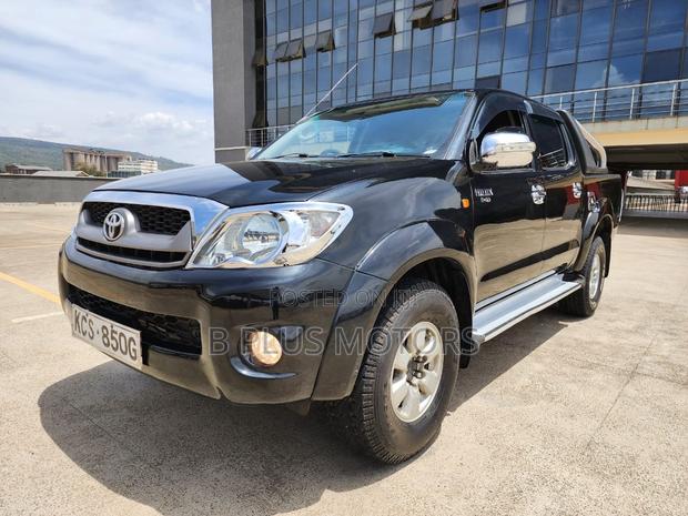 Toyota Hilux 2012 Black