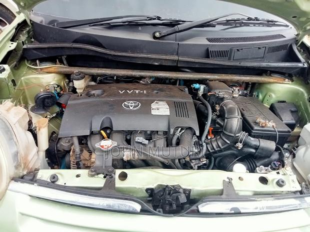 Toyota Sienta 2008 Green