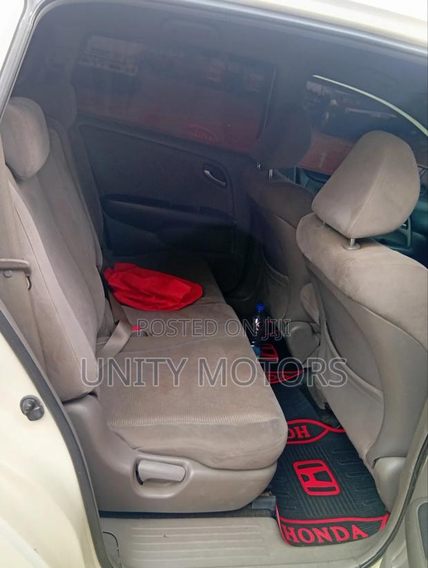 Honda Stream 2010 White