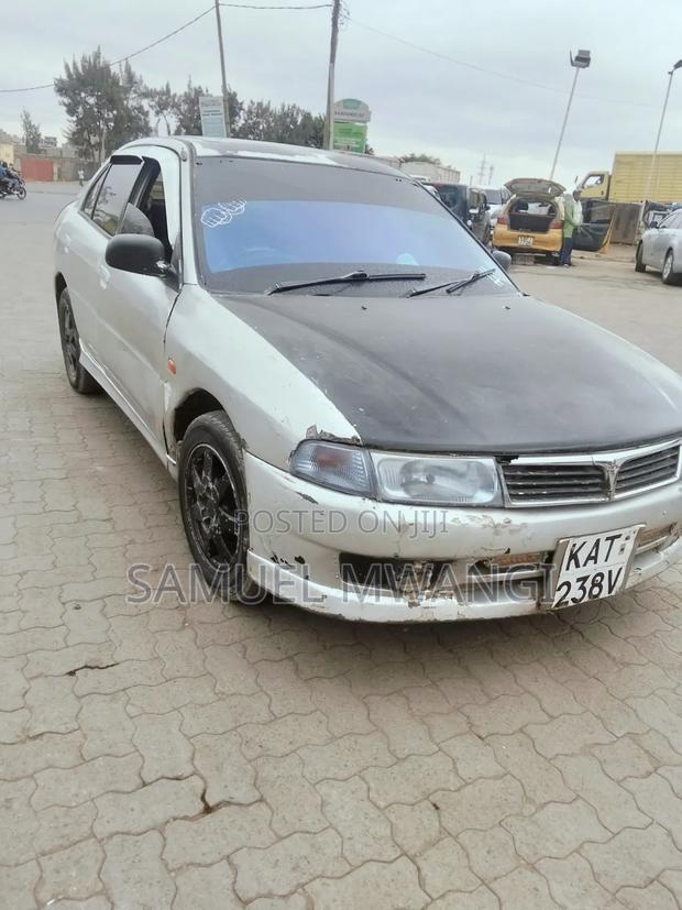 Mitsubishi Lancer 2000 Silver