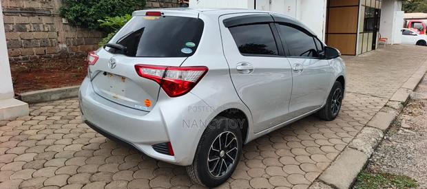 Toyota Vitz 1.3 AWD 5dr 2018 Silver