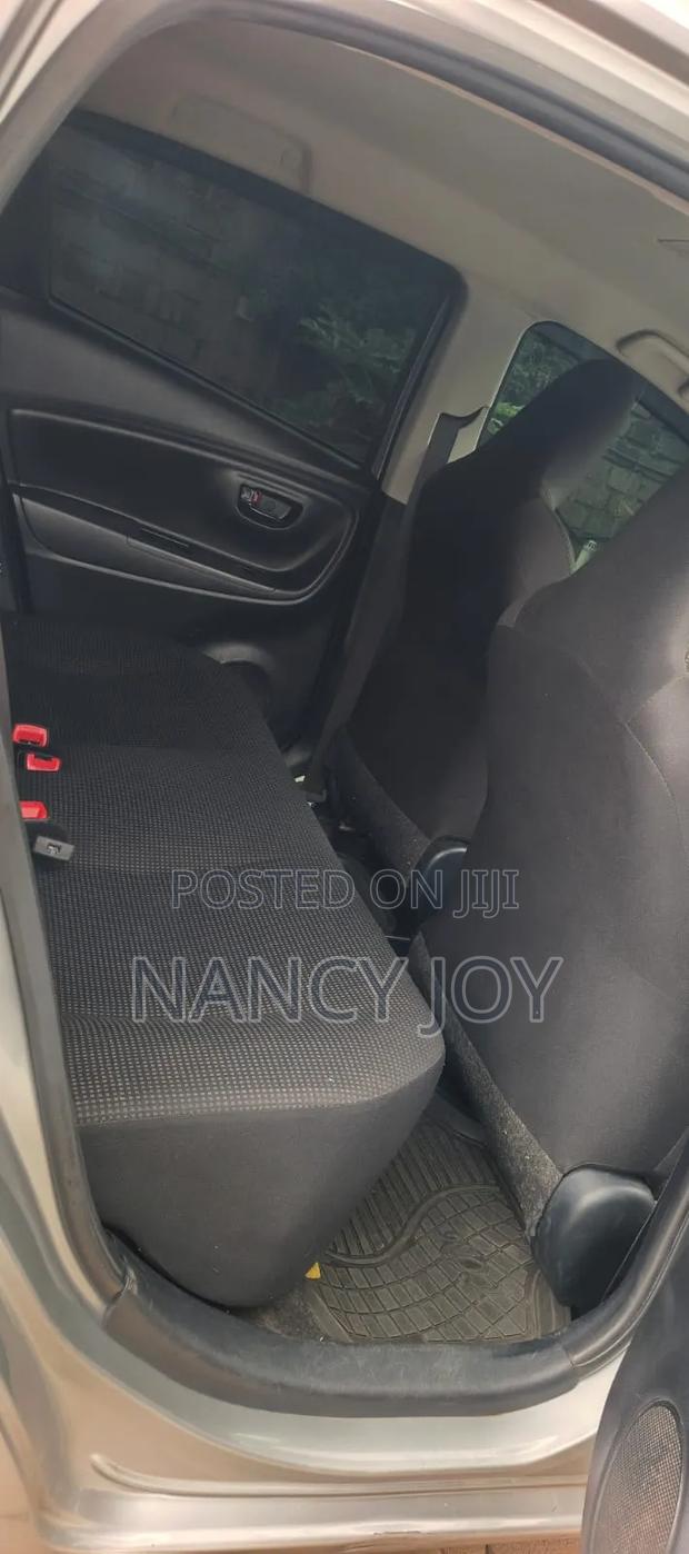 Toyota Vitz 1.3 AWD 5dr 2018 Silver
