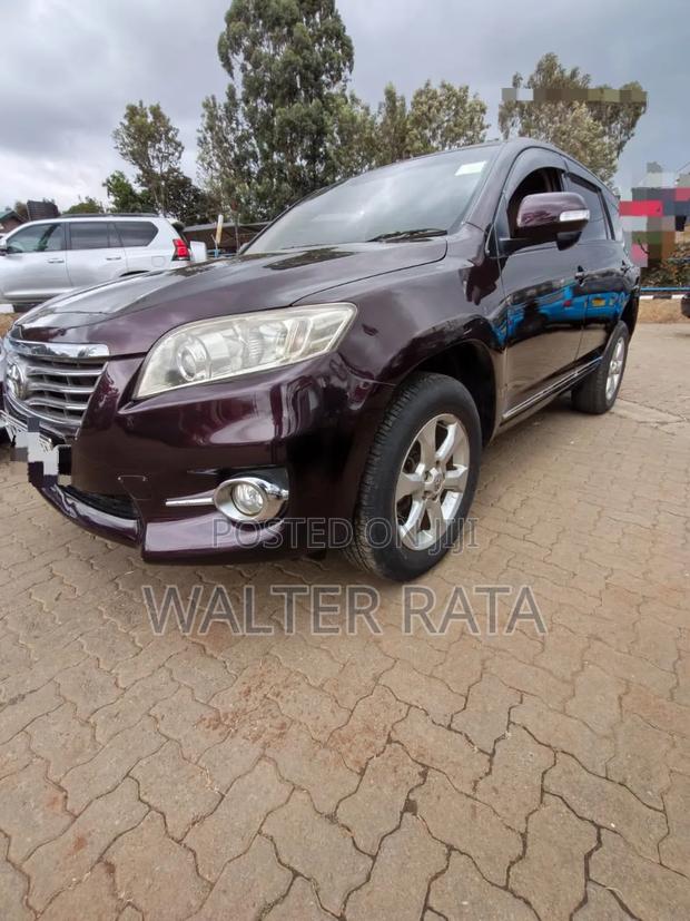 Toyota Vanguard 2011 Maroon