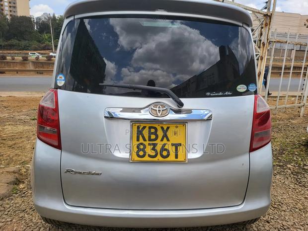 Toyota Ractis 2008 Silver