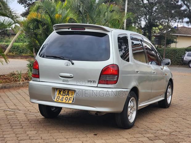 Toyota Corolla Spacio 2000 Silver