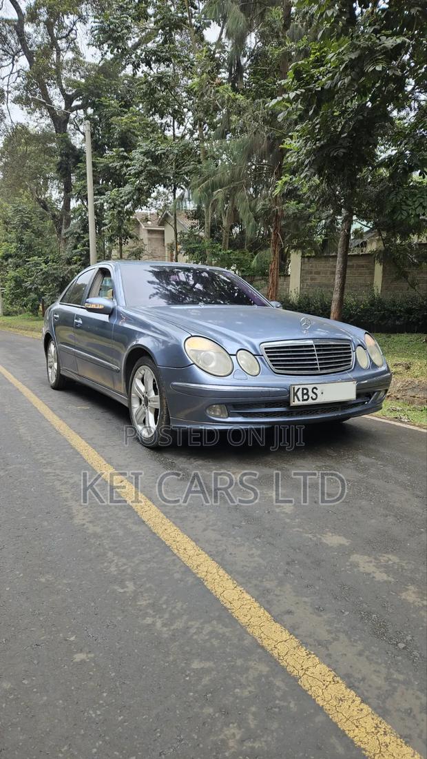 Mercedes-Benz E280 2005 Blue