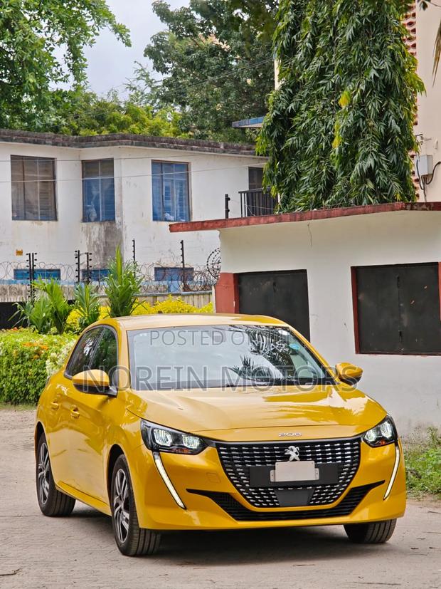 Peugeot 208 2019 Yellow