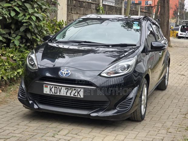 Toyota Aqua 2018 Black
