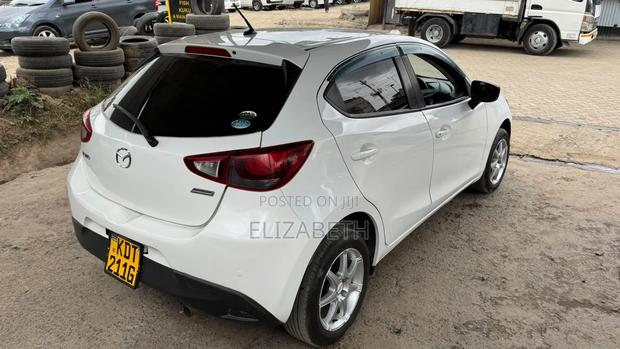 Mazda Demio 2018 White