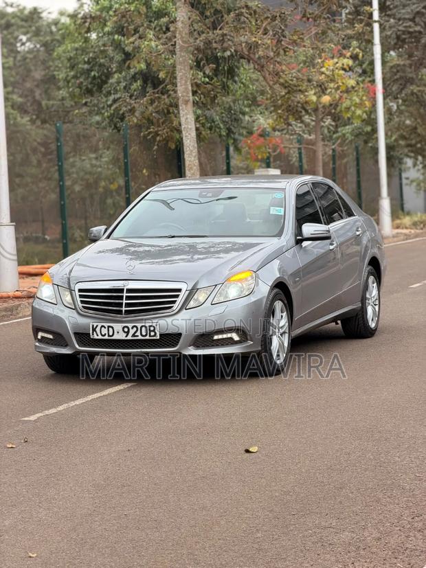 Mercedes-Benz E200 2014 Gray