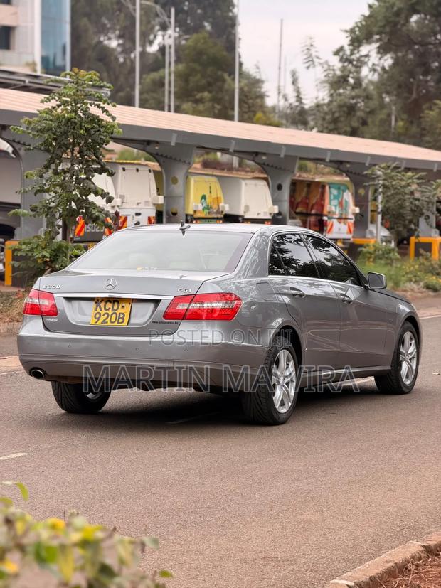 Mercedes-Benz E200 2014 Gray