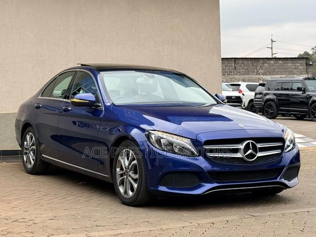 Mercedes-Benz C200 2019 Blue