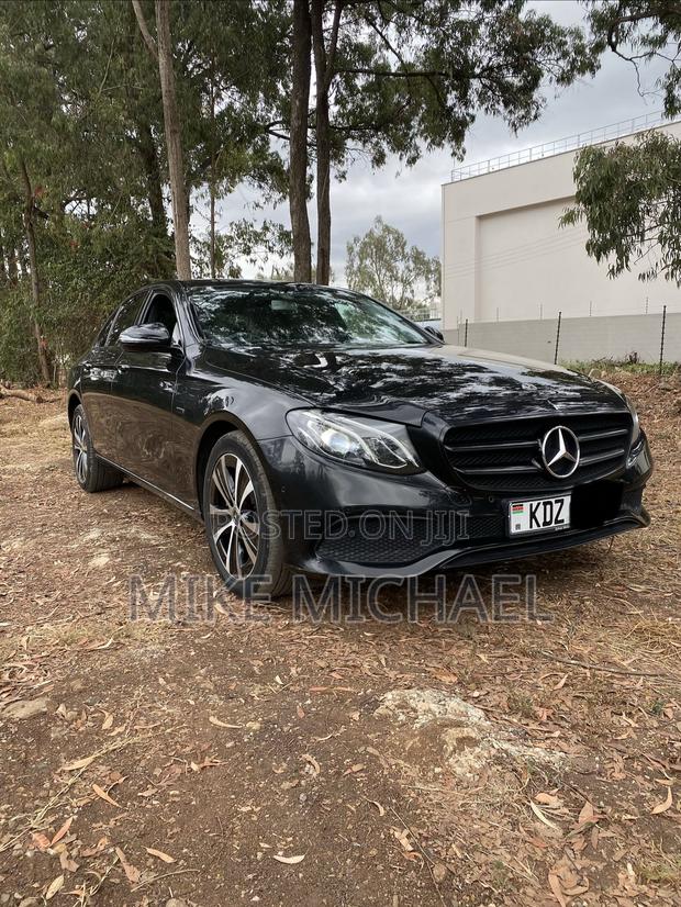 Mercedes-Benz E300 2019 Black