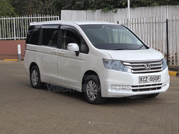 Honda Stepwgn 2013 White