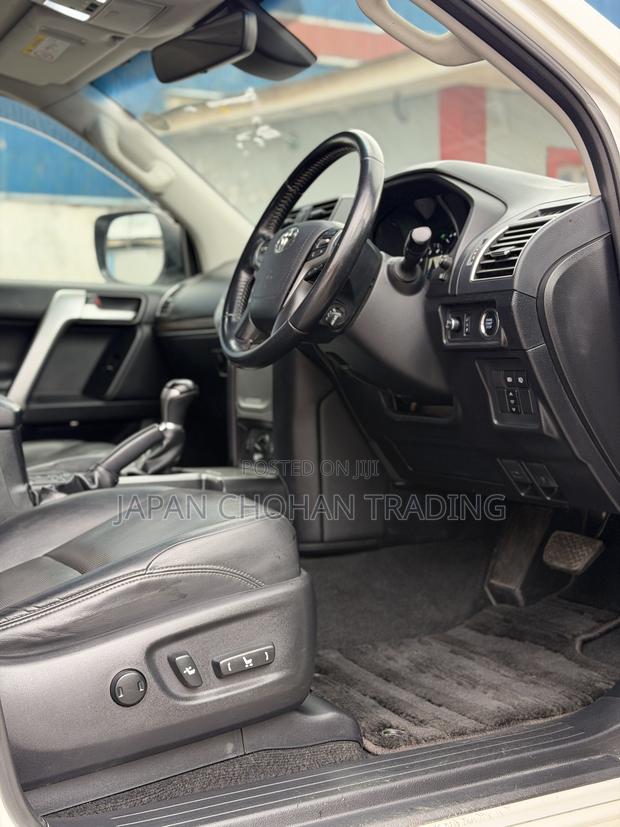 Toyota Land Cruiser Prado 2.7 2019 White