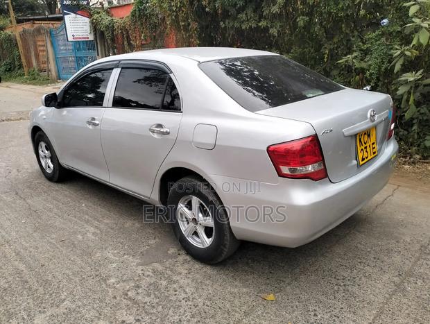 Toyota Axio 2010 Silver
