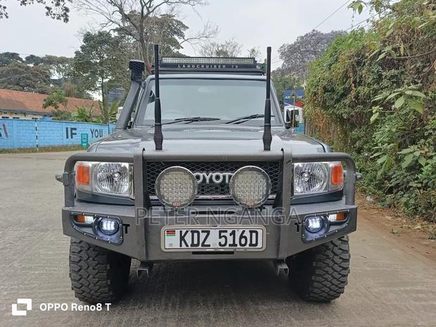 Toyota Land Cruiser 2014 Gray