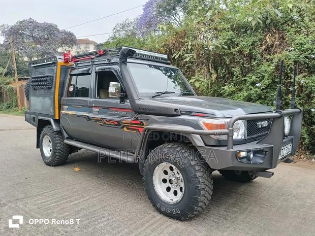 Toyota Land Cruiser 2014 Gray