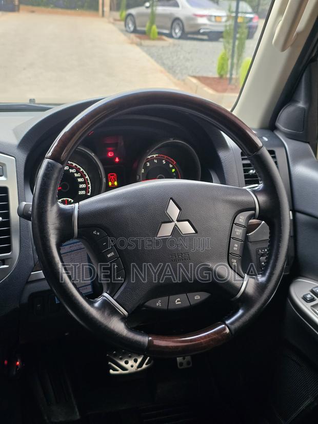 Mitsubishi Pajero Exceed 2017 Black