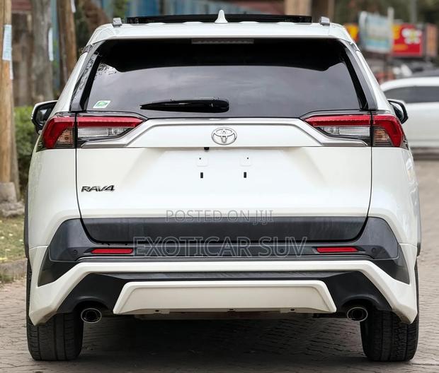 Toyota RAV4 Adventure 2019 White
