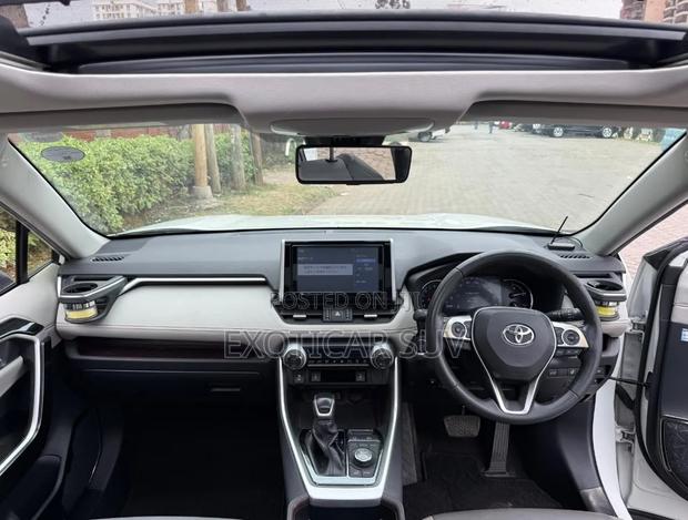 Toyota RAV4 Adventure 2019 White