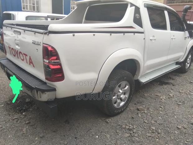 Toyota Hilux 2015 White