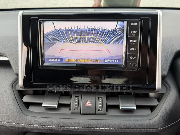 Toyota RAV4 LE AWD 2019 Silver