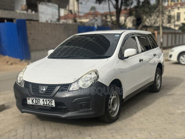 Nissan Advan 2017 White