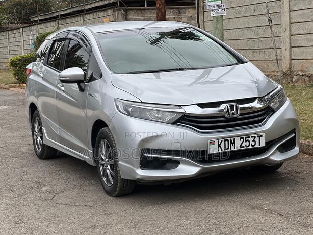 Honda Shuttle 2016 Silver