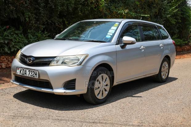 Toyota Corolla Fielder 2014 Silver