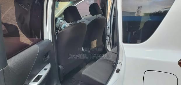 Toyota Ractis 1.3 FWD 2010 White