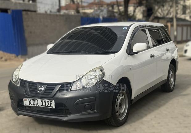 Nissan Advan 2017 White
