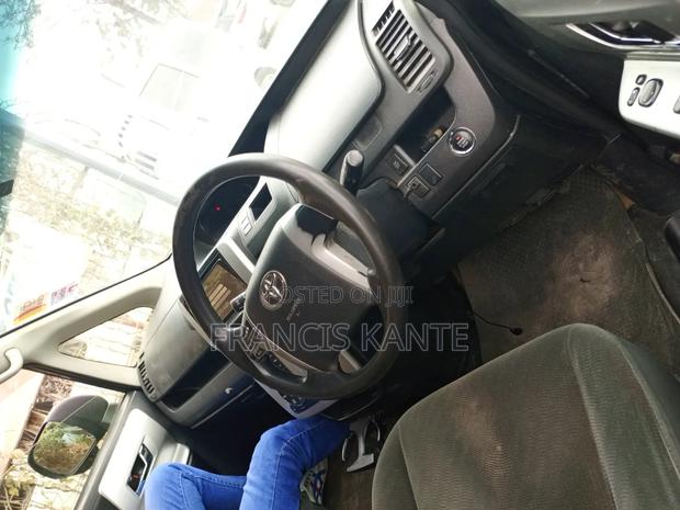 Toyota Noah 2013 Gray