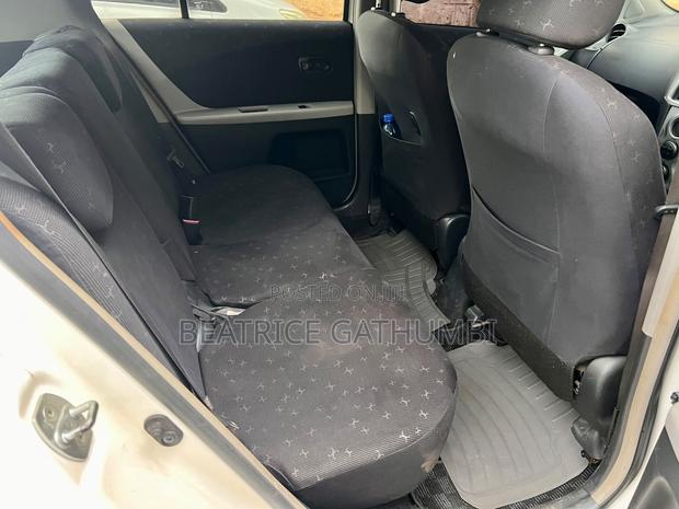 Toyota Vitz 2009 White