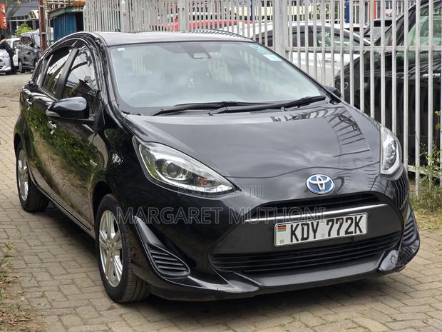 Toyota Aqua 2018 Black