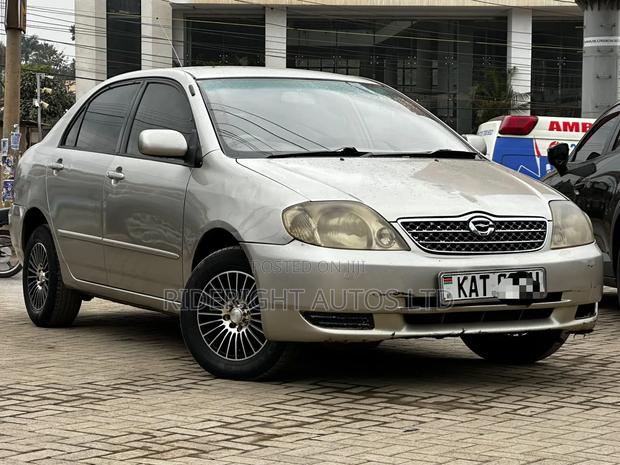 Toyota Corolla 1.5 Sedan 2002 Gold