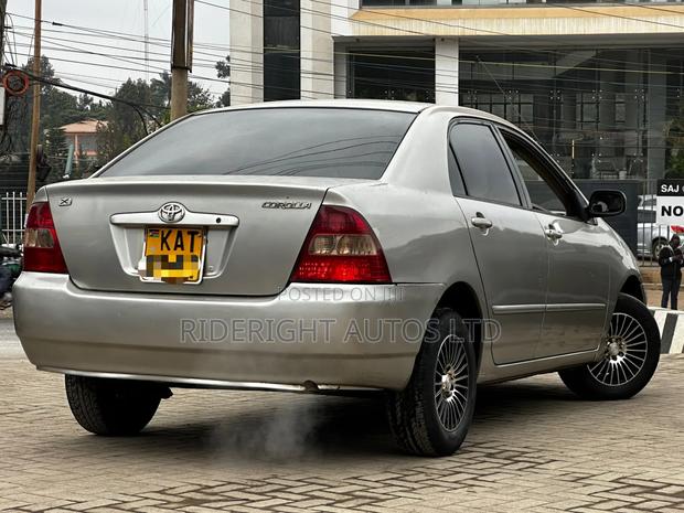 Toyota Corolla 1.5 Sedan 2002 Gold
