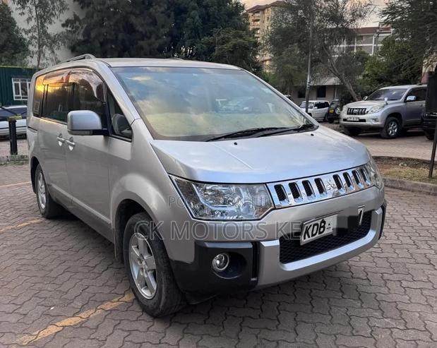 Mitsubishi Delica D:5 2013 Silver