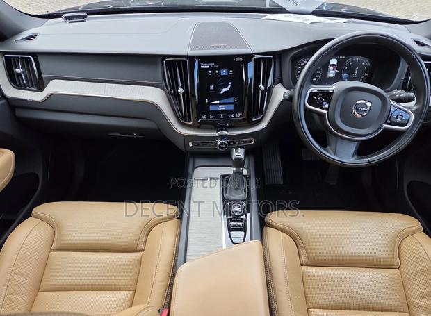 Volvo XC60 T5 Inscription AWD 2019 Black