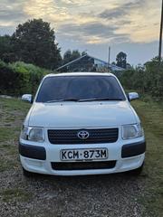 Toyota Succeed 2012 White for sale