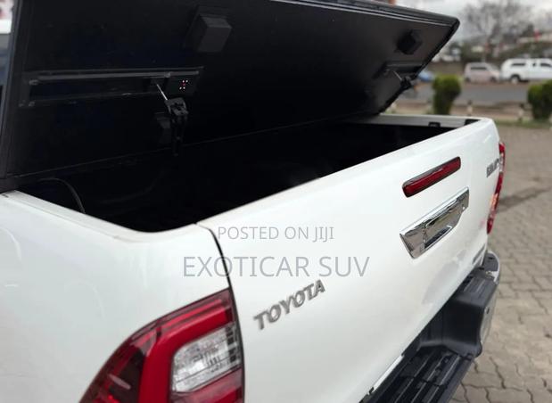 Toyota Hilux Revo Double Cab Deisel 2.4 AWD 2021 White