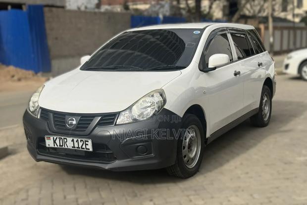 Nissan Advan 2017 White