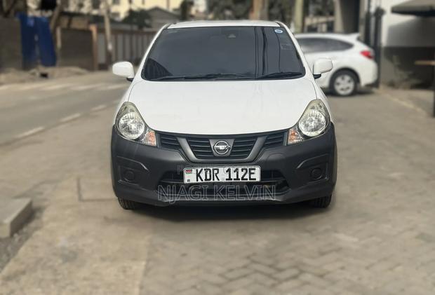 Nissan Advan 2017 White